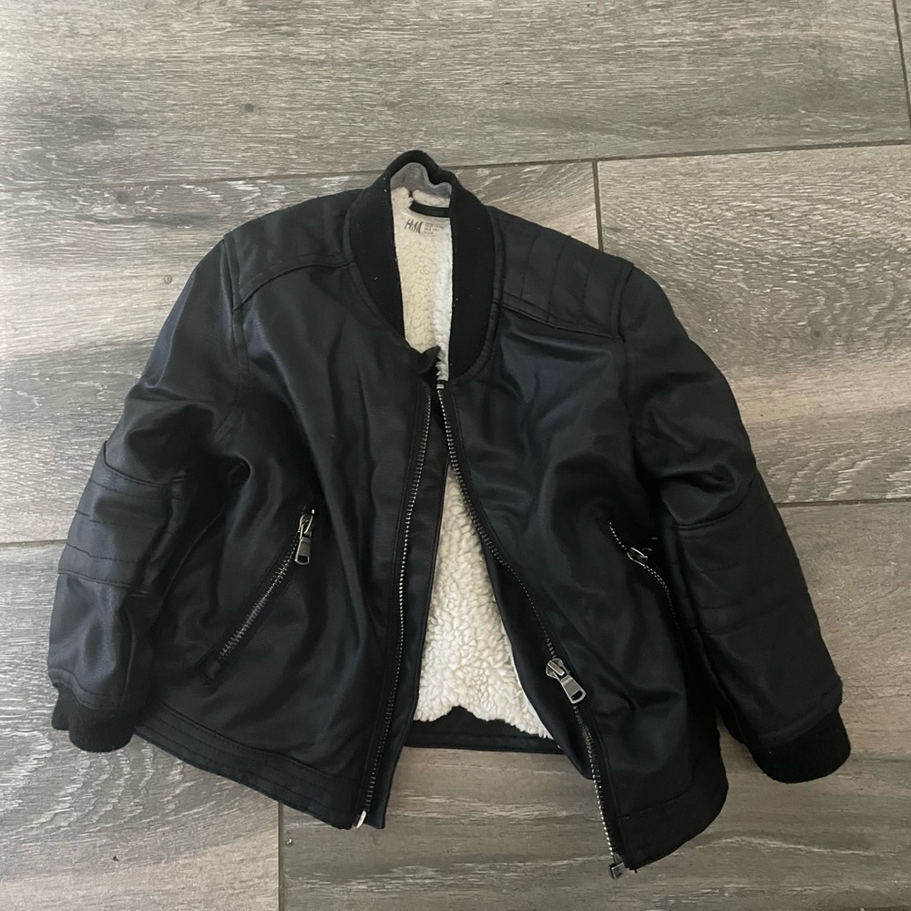 H&M kids jacket 2-3 Years.Like new.Black